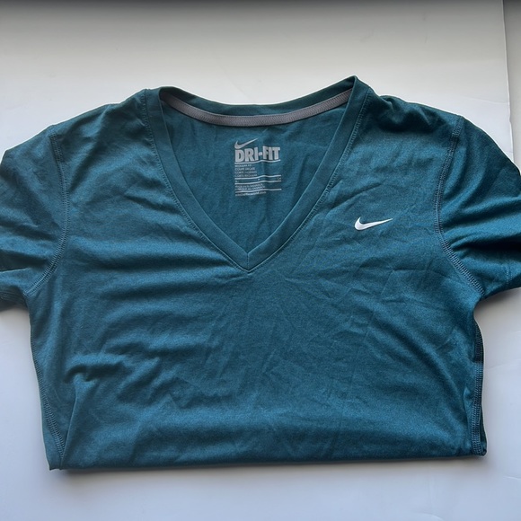 Nike Dri-Fit T-Shirt Blue green Size Small V neck - Picture 2 of 4